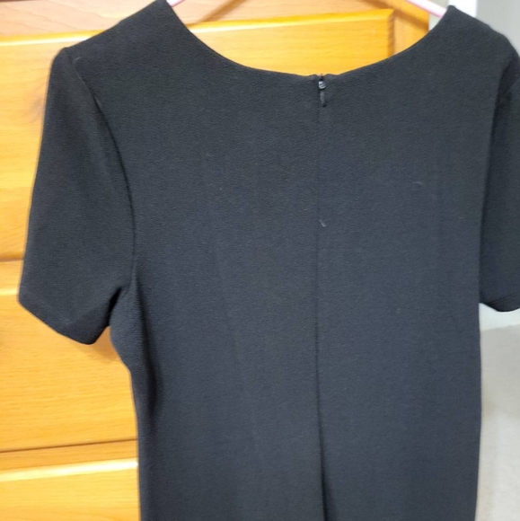 BNWOT Black Shift Dress with Chain Detailing - Picture 4 of 5